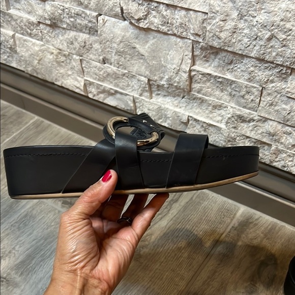 Dolce Vita Black slide Sandals with gold ring accent size 8 1/2 - Picture 9 of 14